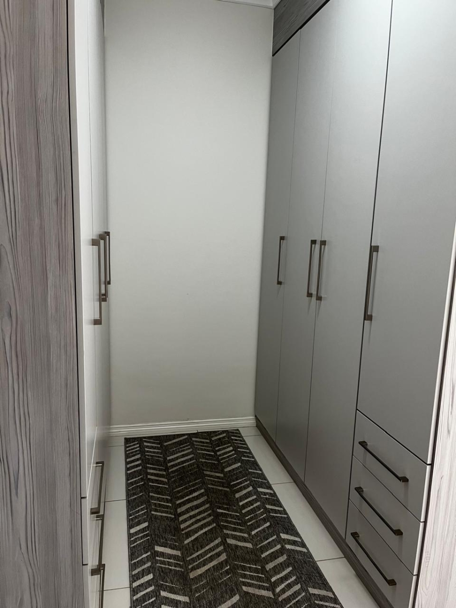 2 Bedroom Property for Sale in Carlswald Gauteng