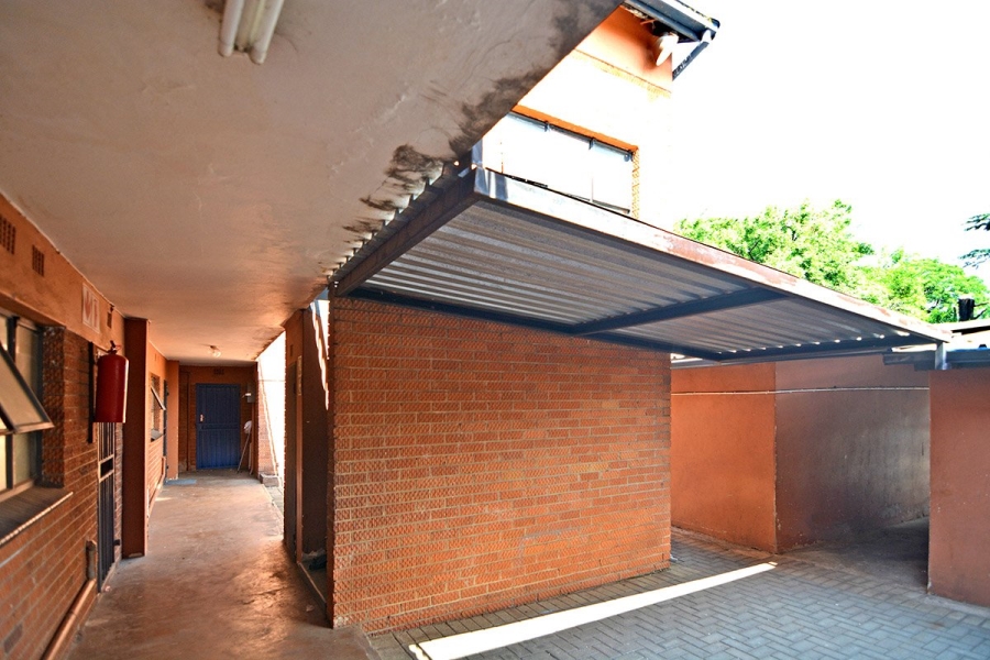 1 Bedroom Property for Sale in Windsor East Gauteng