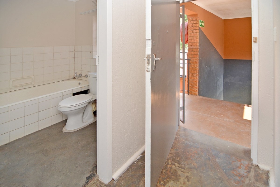 1 Bedroom Property for Sale in Windsor East Gauteng