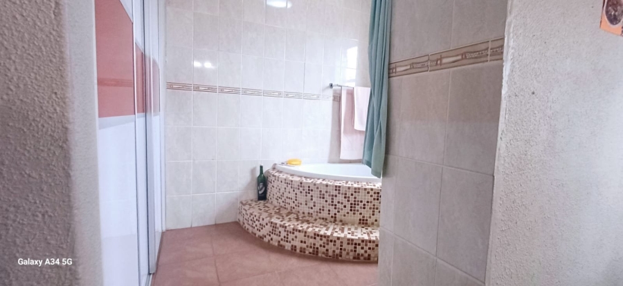 3 Bedroom Property for Sale in Vosloorus Gauteng