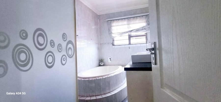 3 Bedroom Property for Sale in Vosloorus Gauteng