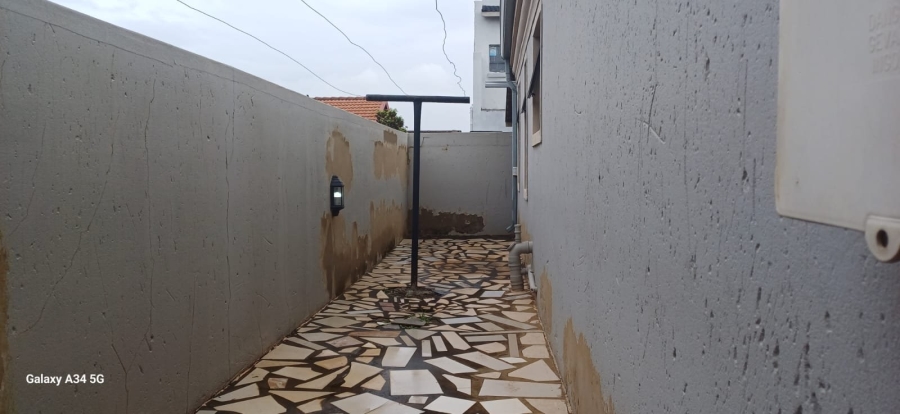 3 Bedroom Property for Sale in Vosloorus Gauteng