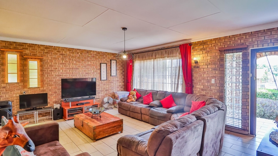 4 Bedroom Property for Sale in Winchester Hills Gauteng