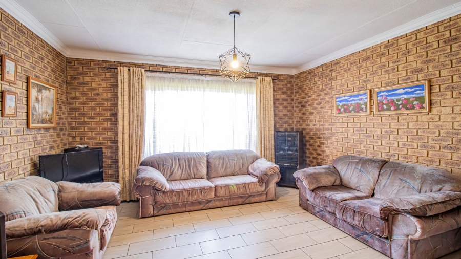 4 Bedroom Property for Sale in Winchester Hills Gauteng