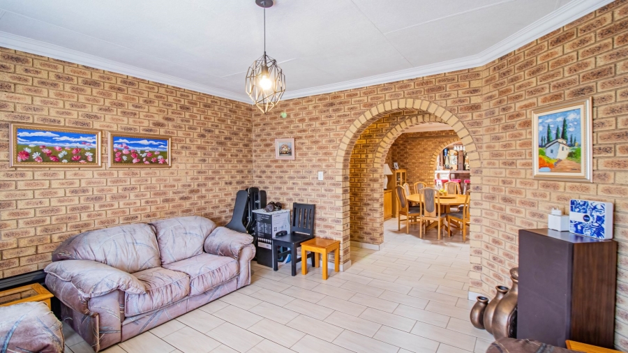 4 Bedroom Property for Sale in Winchester Hills Gauteng
