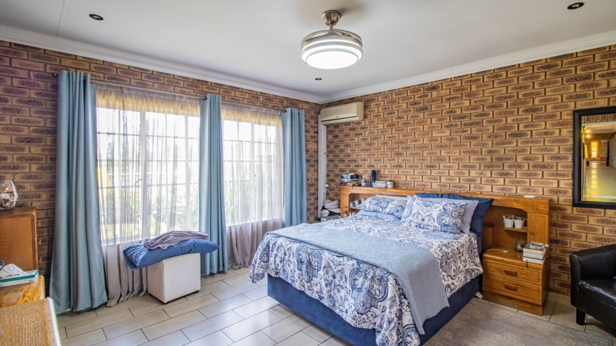 4 Bedroom Property for Sale in Winchester Hills Gauteng