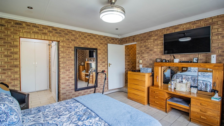 4 Bedroom Property for Sale in Winchester Hills Gauteng