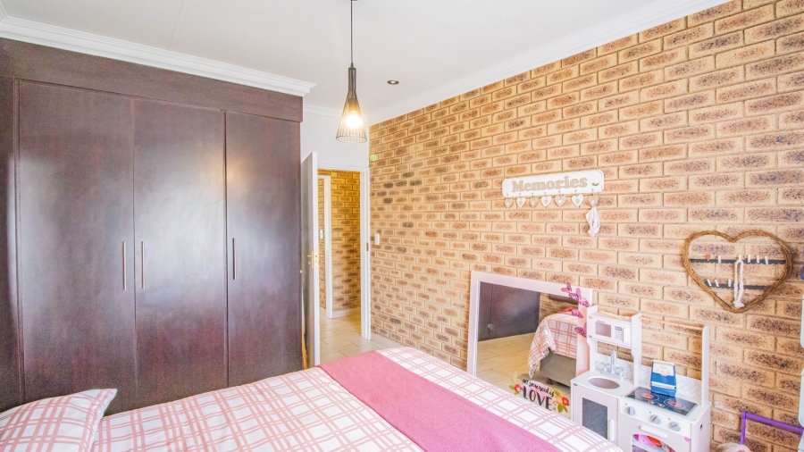 4 Bedroom Property for Sale in Winchester Hills Gauteng