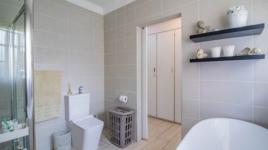 4 Bedroom Property for Sale in Winchester Hills Gauteng