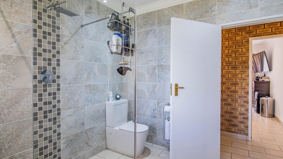 4 Bedroom Property for Sale in Winchester Hills Gauteng