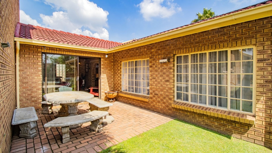 4 Bedroom Property for Sale in Winchester Hills Gauteng