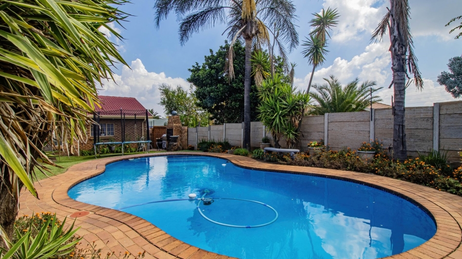 4 Bedroom Property for Sale in Winchester Hills Gauteng