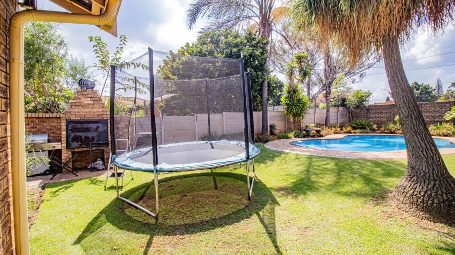 4 Bedroom Property for Sale in Winchester Hills Gauteng