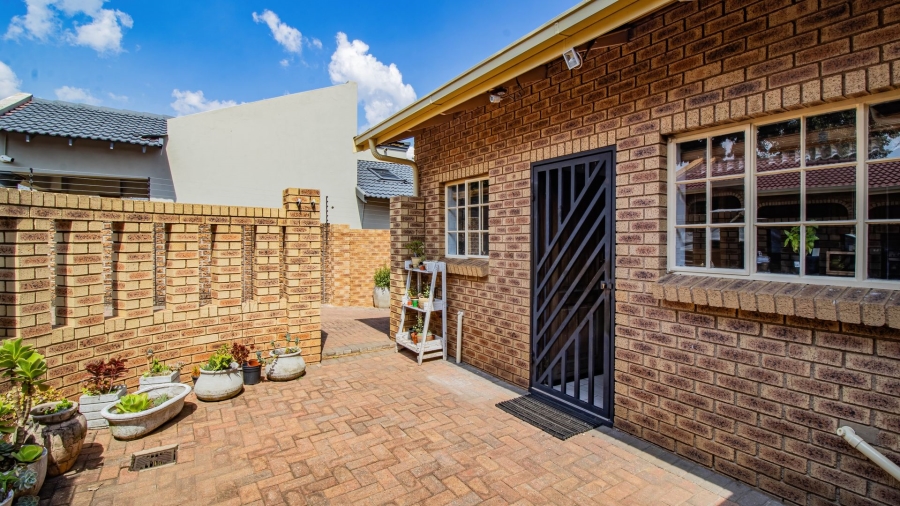 4 Bedroom Property for Sale in Winchester Hills Gauteng