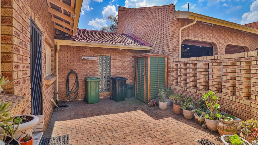 4 Bedroom Property for Sale in Winchester Hills Gauteng