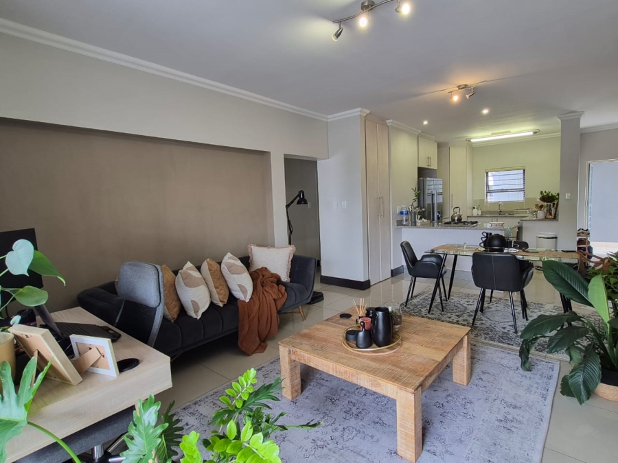 2 Bedroom Property for Sale in Crowthorne AH Gauteng