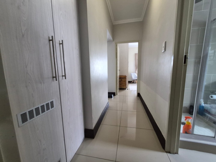 2 Bedroom Property for Sale in Crowthorne AH Gauteng