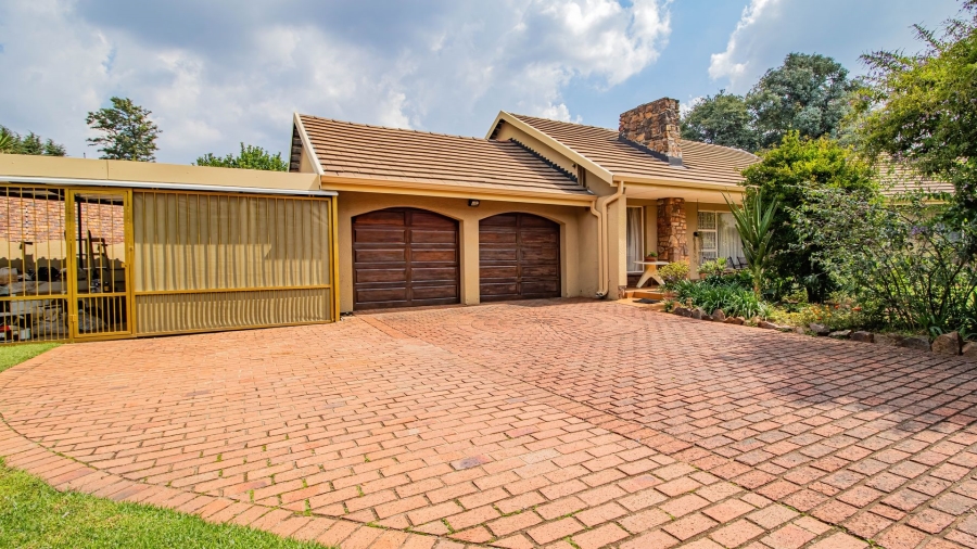 4 Bedroom Property for Sale in Aston Manor Gauteng