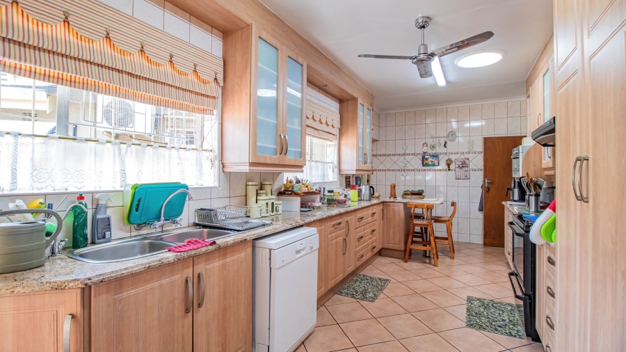 4 Bedroom Property for Sale in Aston Manor Gauteng