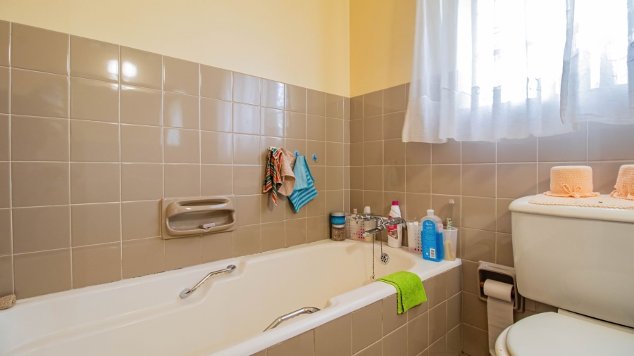 4 Bedroom Property for Sale in Aston Manor Gauteng