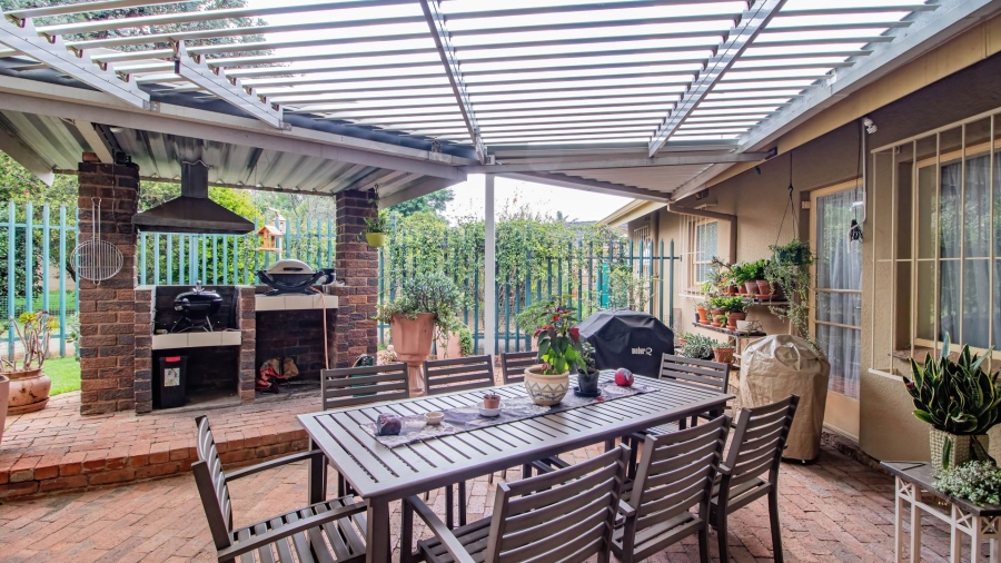 4 Bedroom Property for Sale in Aston Manor Gauteng