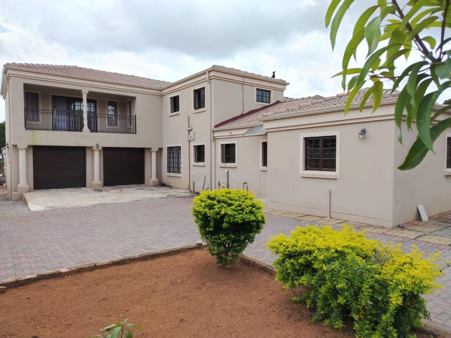 5 Bedroom Property for Sale in Meyerspark Gauteng