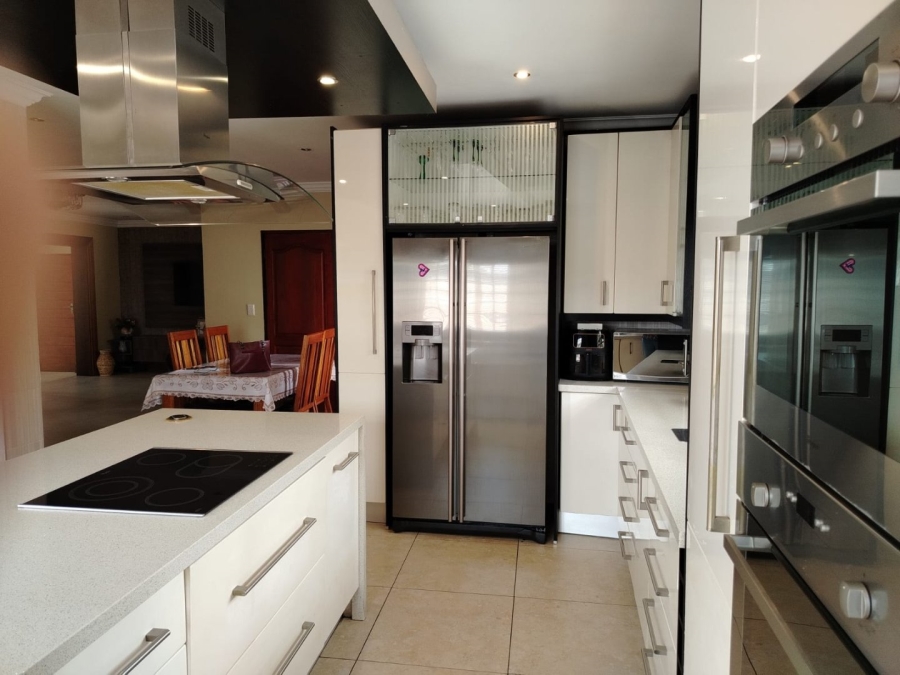 5 Bedroom Property for Sale in Meyerspark Gauteng