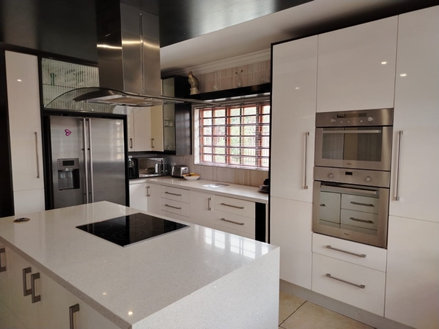 5 Bedroom Property for Sale in Meyerspark Gauteng