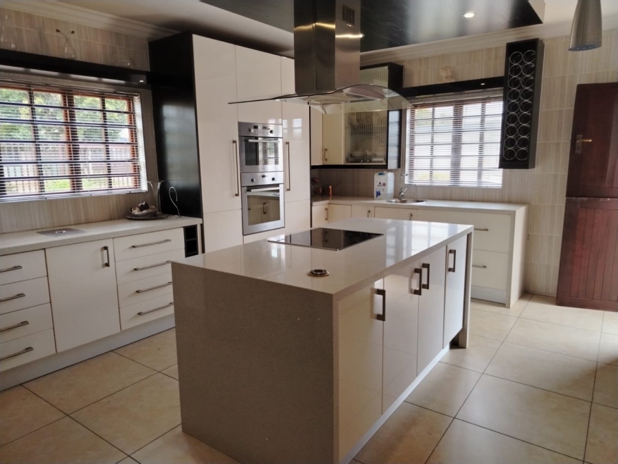 5 Bedroom Property for Sale in Meyerspark Gauteng
