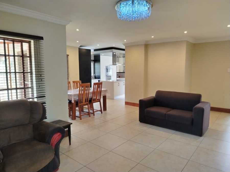 5 Bedroom Property for Sale in Meyerspark Gauteng