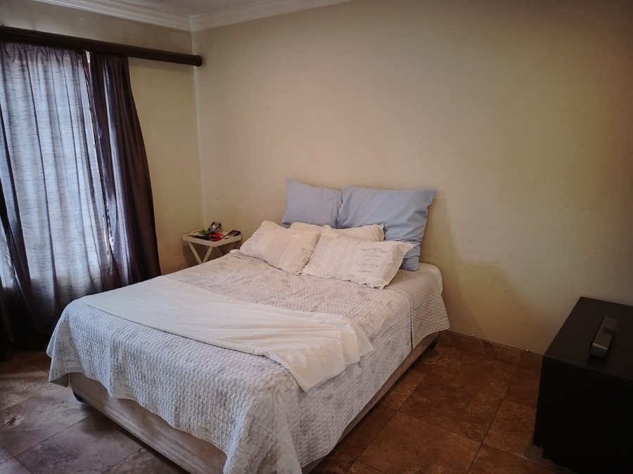 5 Bedroom Property for Sale in Meyerspark Gauteng