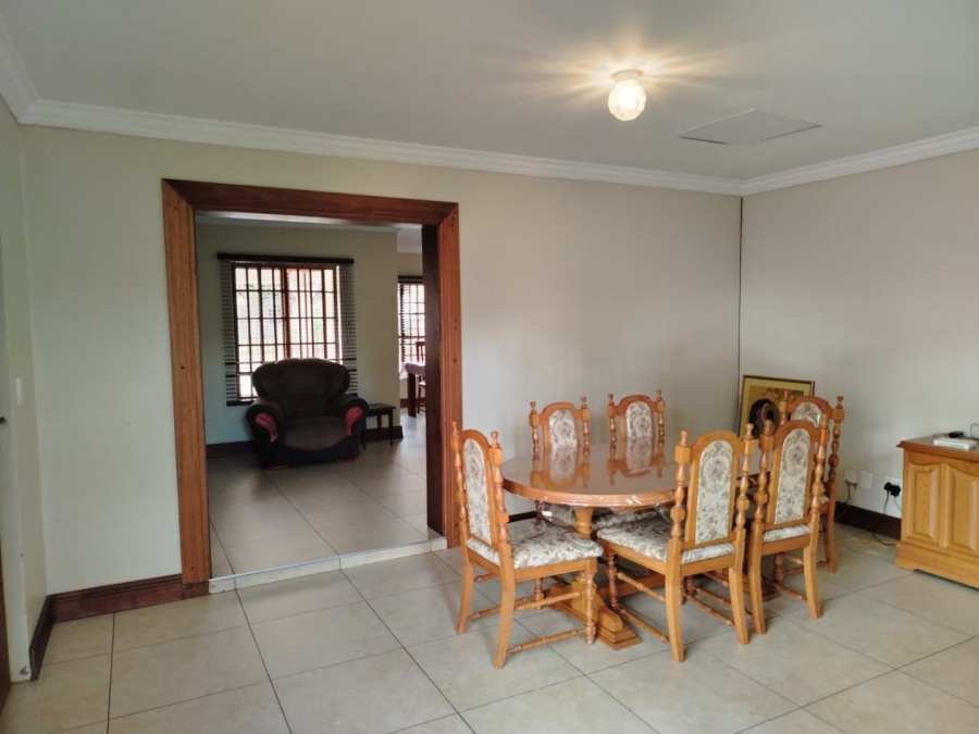 5 Bedroom Property for Sale in Meyerspark Gauteng