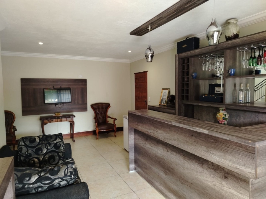 5 Bedroom Property for Sale in Meyerspark Gauteng