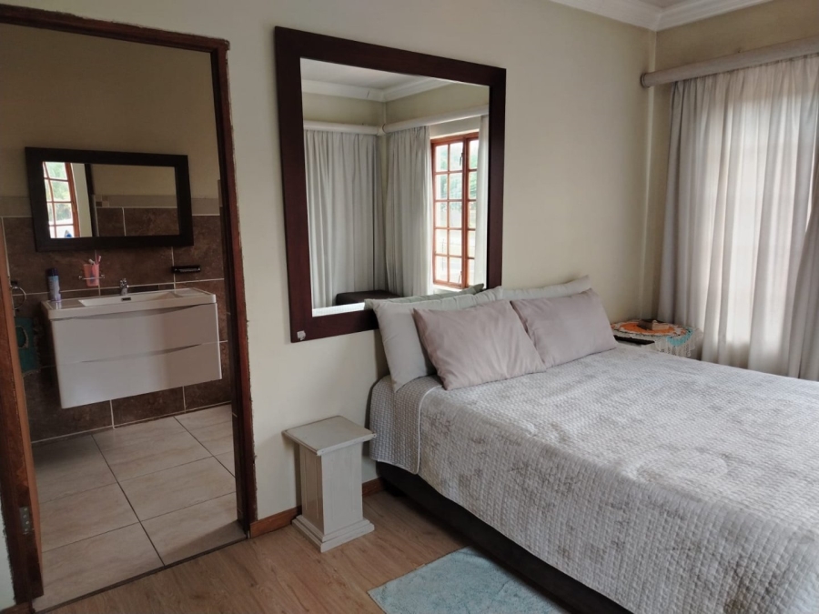 5 Bedroom Property for Sale in Meyerspark Gauteng