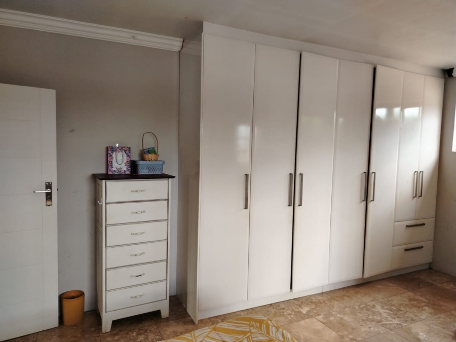 5 Bedroom Property for Sale in Meyerspark Gauteng