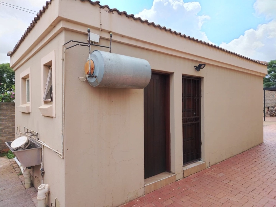 5 Bedroom Property for Sale in Meyerspark Gauteng