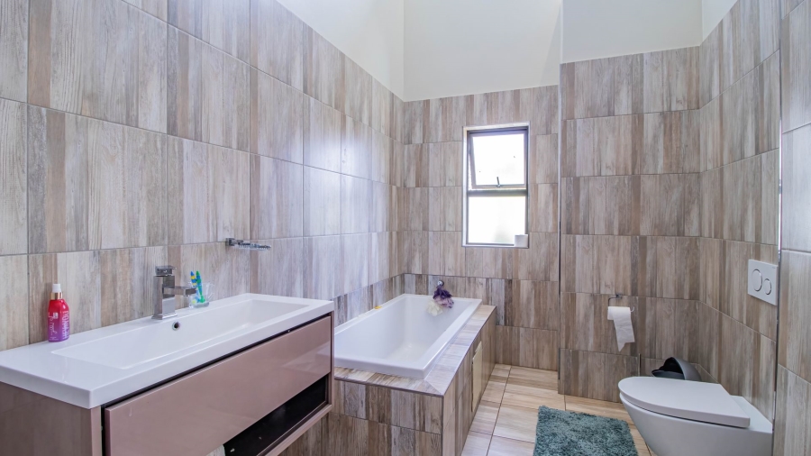 4 Bedroom Property for Sale in Serengeti Lifestyle Estate Gauteng