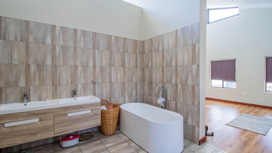 4 Bedroom Property for Sale in Serengeti Lifestyle Estate Gauteng