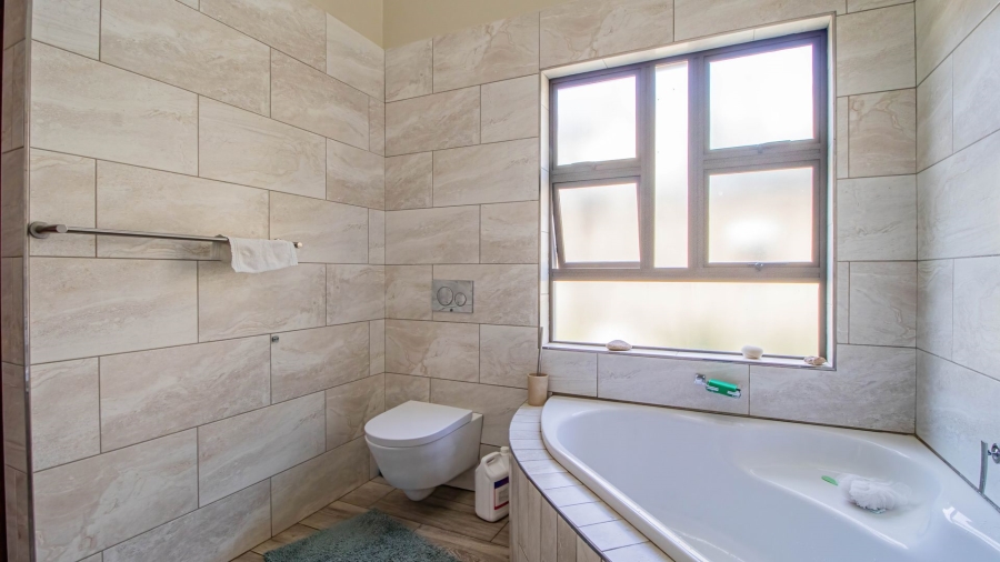 4 Bedroom Property for Sale in Serengeti Lifestyle Estate Gauteng