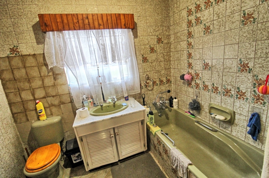 5 Bedroom Property for Sale in Lyttelton Manor Gauteng