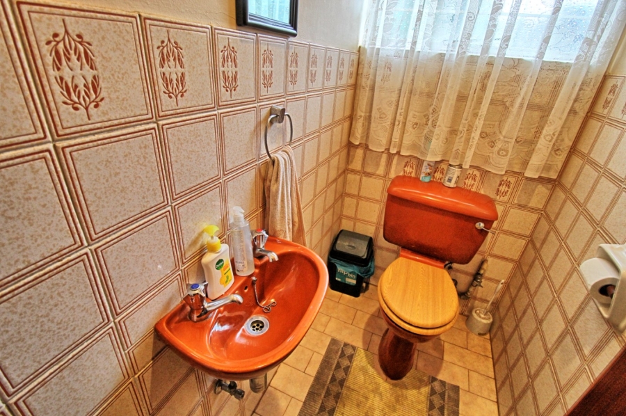 5 Bedroom Property for Sale in Lyttelton Manor Gauteng