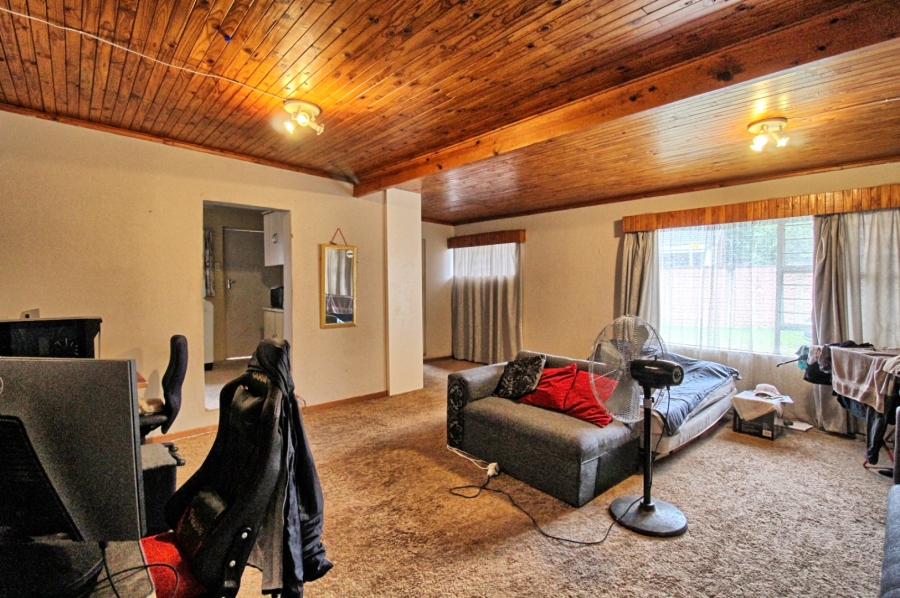 5 Bedroom Property for Sale in Lyttelton Manor Gauteng