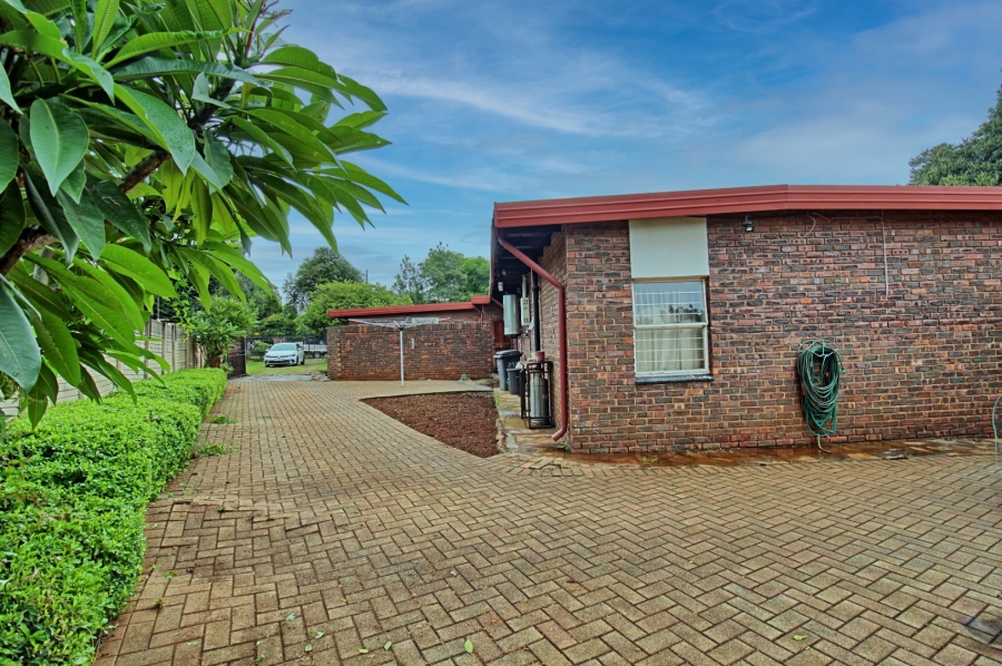 5 Bedroom Property for Sale in Lyttelton Manor Gauteng