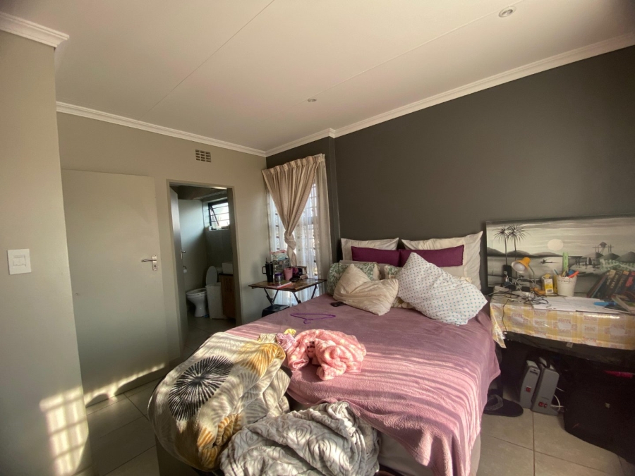 3 Bedroom Property for Sale in Lotus Gardens Gauteng