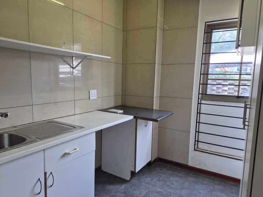 To Let commercial Property for Rent in Bromhof Gauteng