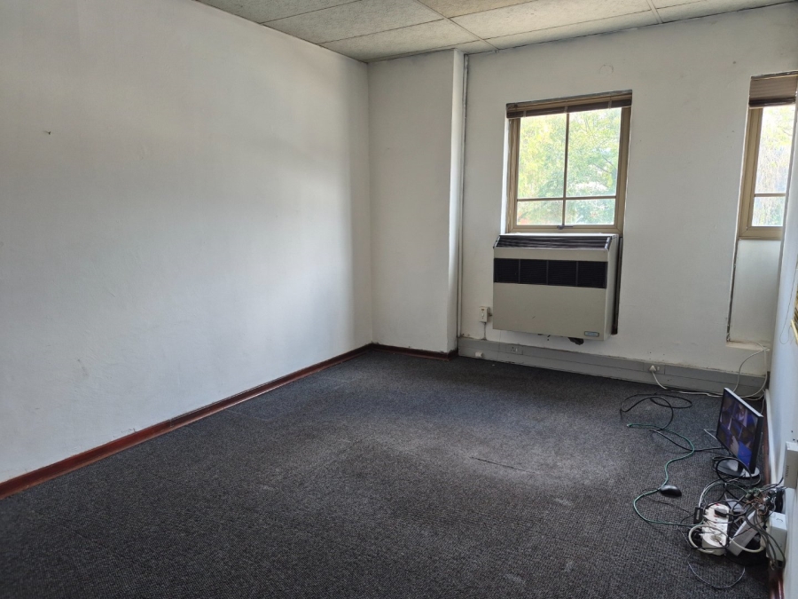 To Let commercial Property for Rent in Bromhof Gauteng