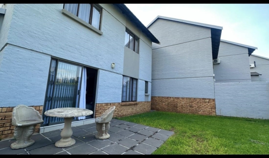 3 Bedroom Property for Sale in Halfway Gardens Gauteng