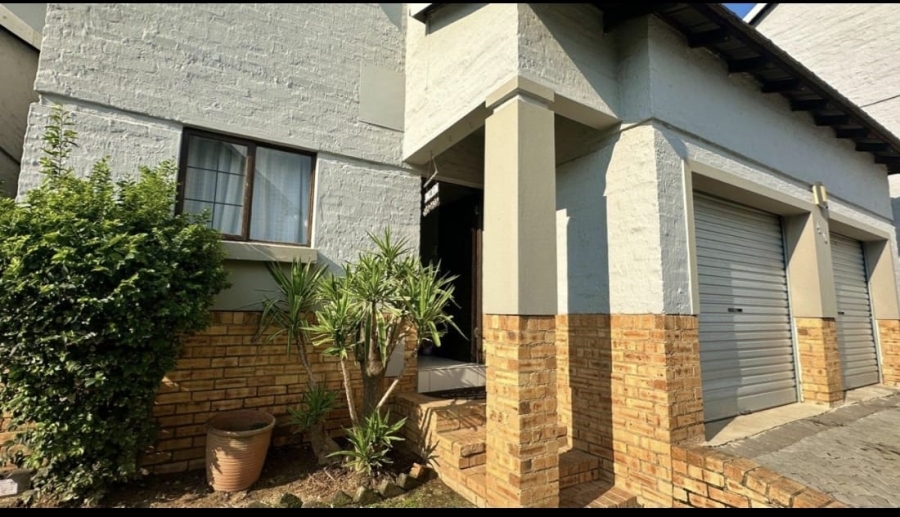 3 Bedroom Property for Sale in Halfway Gardens Gauteng