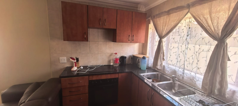 To Let 2 Bedroom Property for Rent in Kyalami Hills Gauteng