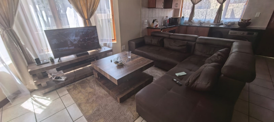 To Let 2 Bedroom Property for Rent in Kyalami Hills Gauteng